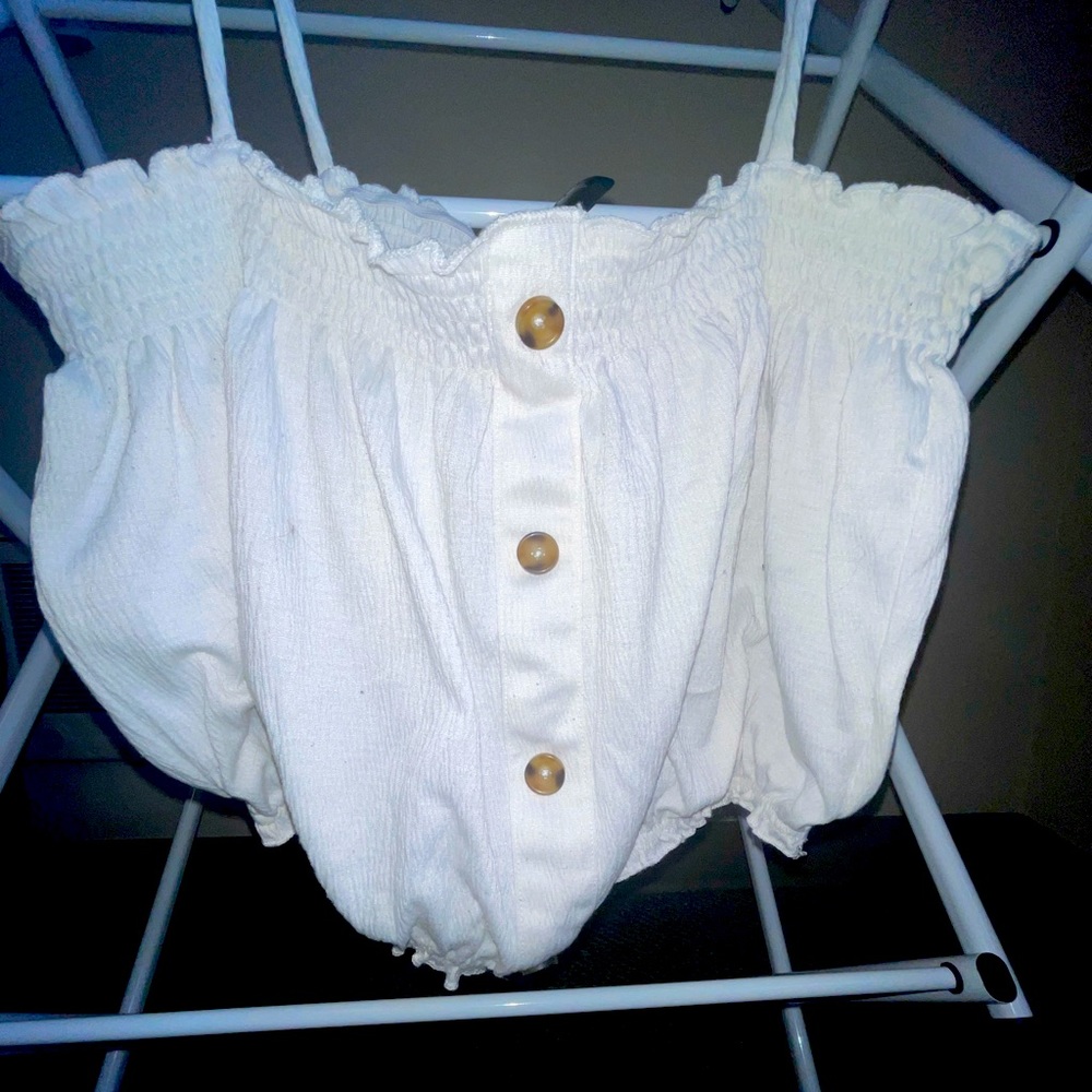 H&M Cropped Ruched Lettuce Top with Buttons